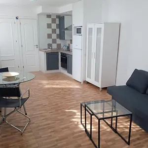 apartamento-pepa-bajondillo.hotelsinnerja.org/